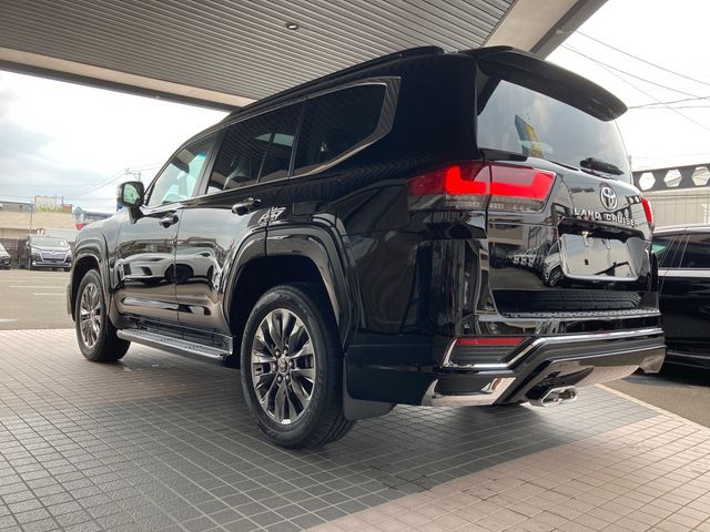 Toyota LAND CRUISER 2023-04 3660-8