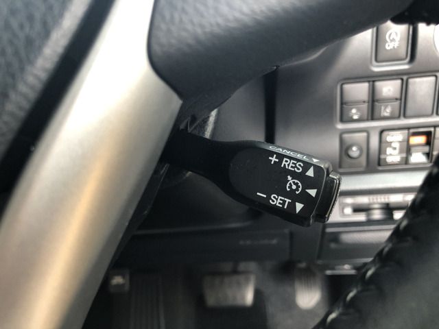 Toyota NOAH 2017-07 8198-7