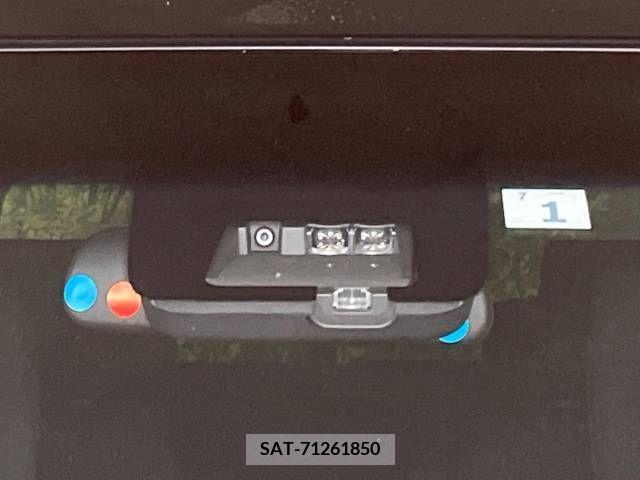Toyota ESQUIRE 2016-04 211345-2