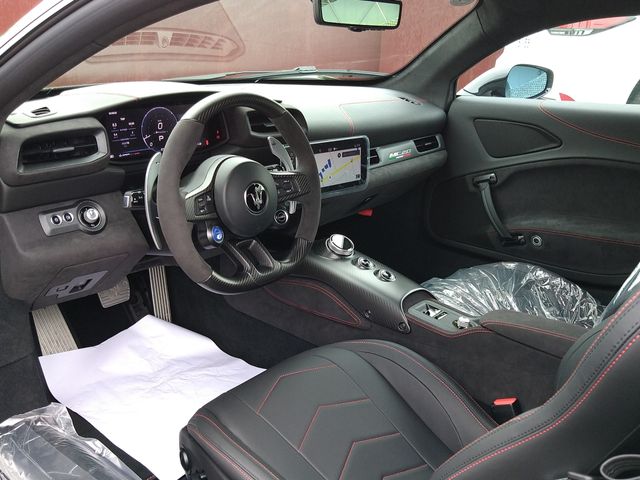Maserati MC20 2023-06 11333-11