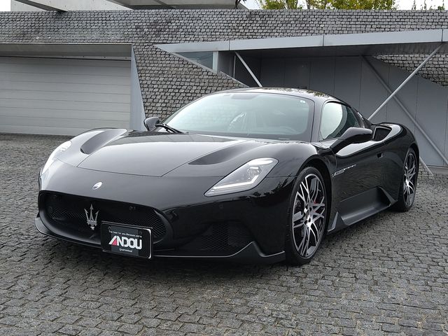 Maserati MC20 2023-06 11333-2