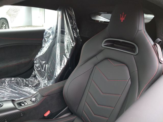 Maserati MC20 2023-06 11333-13