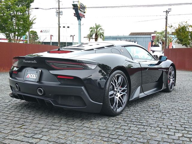 Maserati MC20 2023-06 11333-4