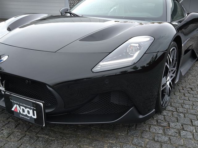 Maserati MC20 2023-06 11333-6