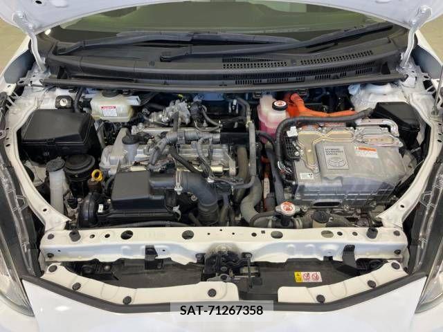 Toyota AQUA 2019-03 329356-19