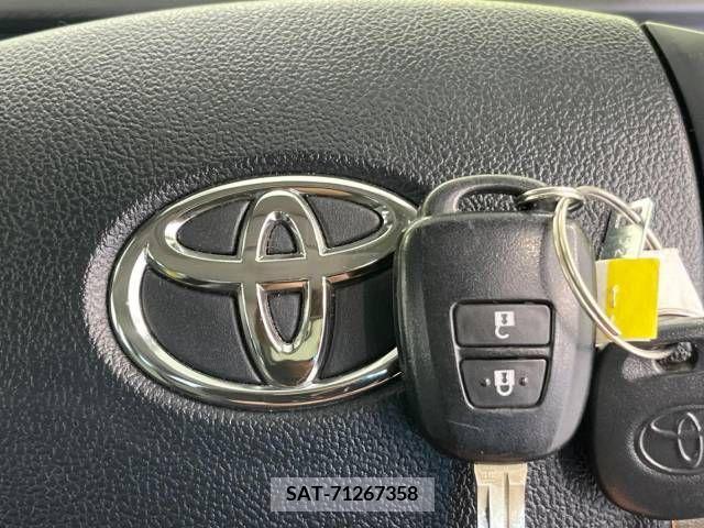 Toyota AQUA 2019-03 329356-8