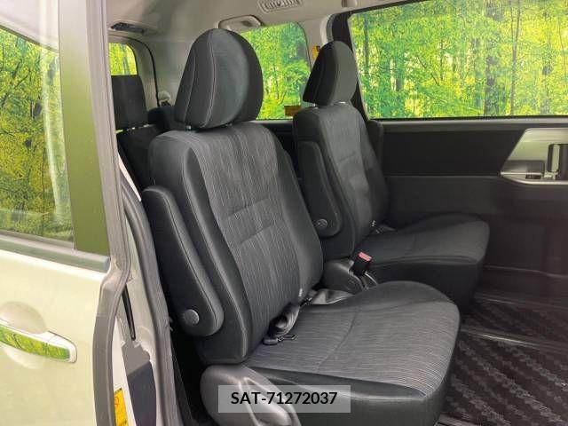 Toyota VOXY 2011-04 248202-9