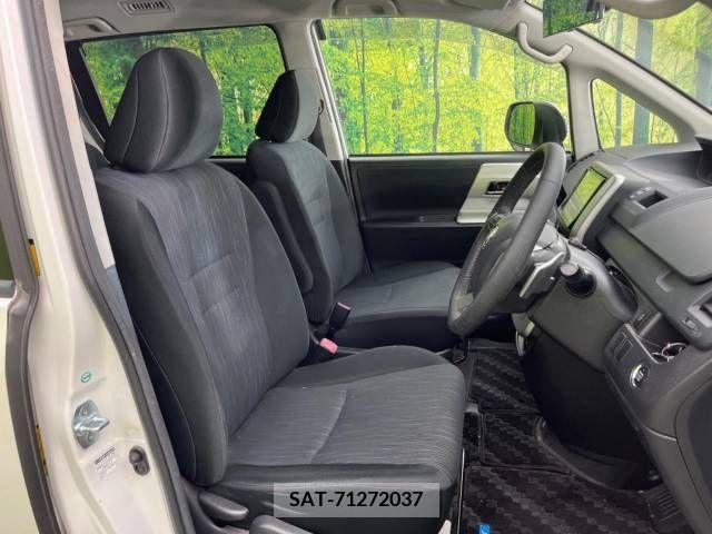 Toyota VOXY 2011-04 248202-8