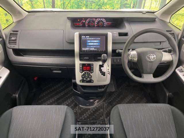 Toyota VOXY 2011-04 248202-1