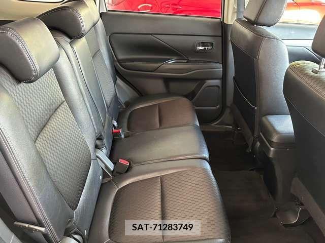 Mitsubishi OUTLANDER PHEV 2013-11 281117-19
