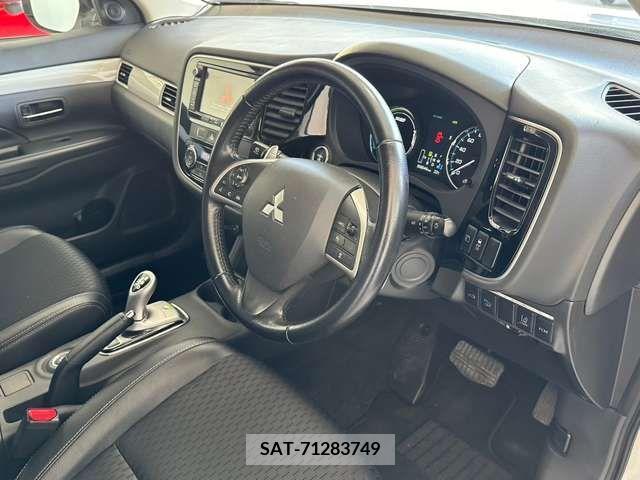 Mitsubishi OUTLANDER PHEV 2013-11 281117-17
