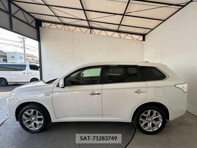 Mitsubishi OUTLANDER PHEV 2013-11 281117-9