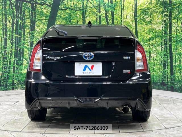 Toyota PRIUS 2013-08 237524-15