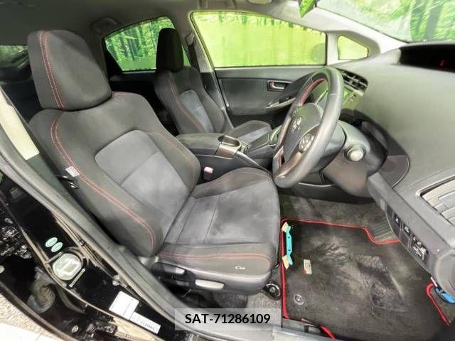 Toyota PRIUS 2013-08 237524-8
