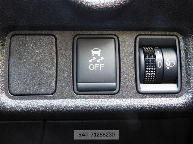 Nissan NOTE 2013-03 213535-27