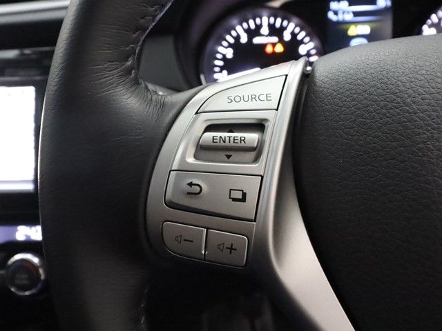 Nissan X-TRAIL 2017-03 186694-13