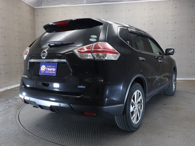 Nissan X-TRAIL 2017-03 186694-1