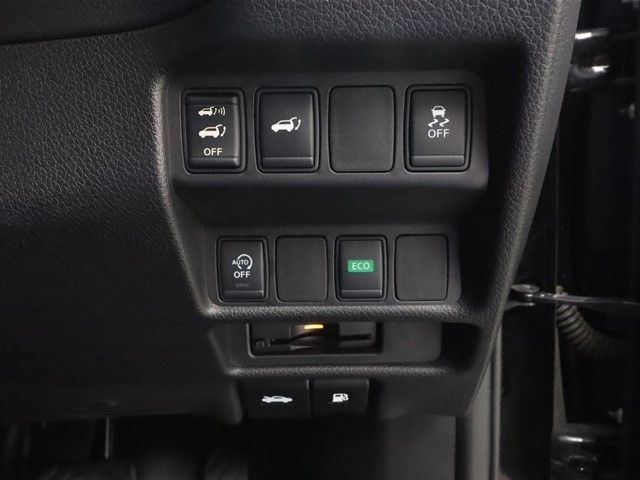 Nissan X-TRAIL 2017-03 186694-11