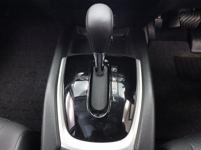 Nissan X-TRAIL 2017-03 186694-18