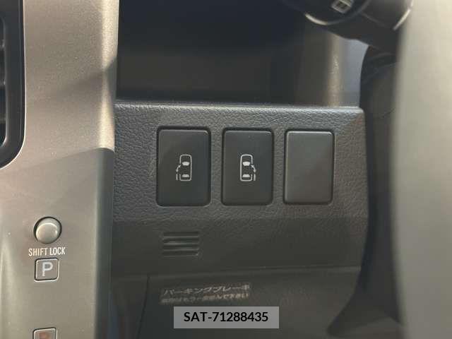 Toyota NOAH 2007-09 218418-18