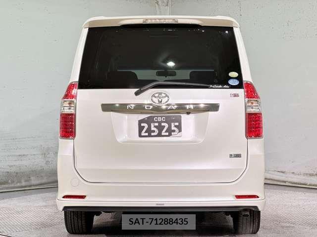 Toyota NOAH 2007-09 218418-8