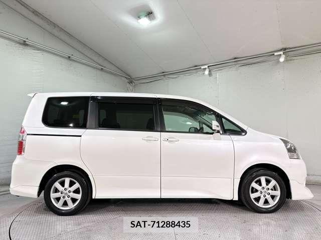 Toyota NOAH 2007-09 218418-6