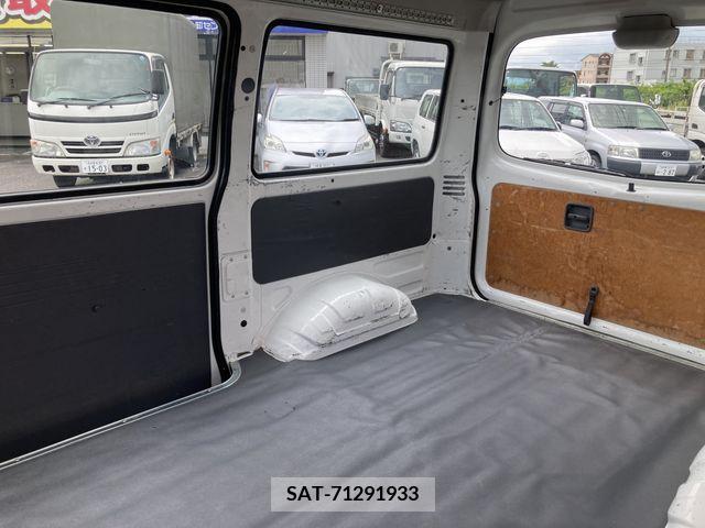 Mazda BONGO VAN 2017-03 372973-6