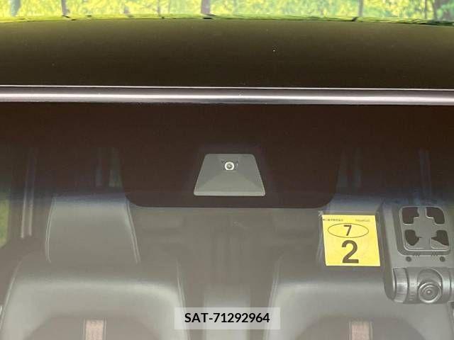 Honda N BOX CUSTOM 2018-01 243235-3