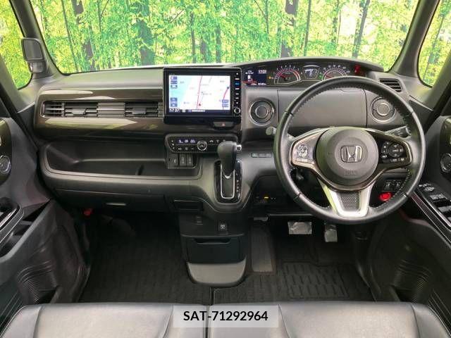 Honda N BOX CUSTOM 2018-01 243235-1