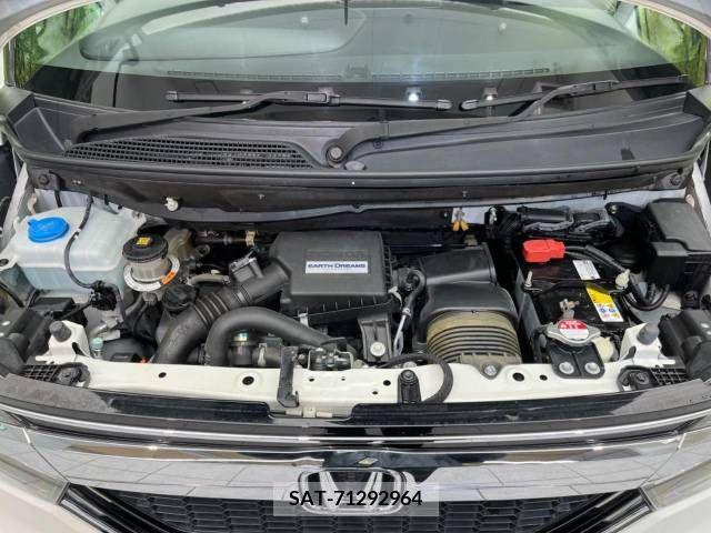 Honda N BOX CUSTOM 2018-01 243235-18