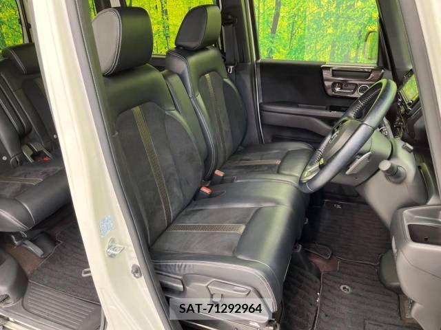 Honda N BOX CUSTOM 2018-01 243235-8