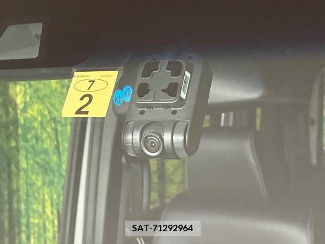 Honda N BOX CUSTOM 2018-01 243235-7