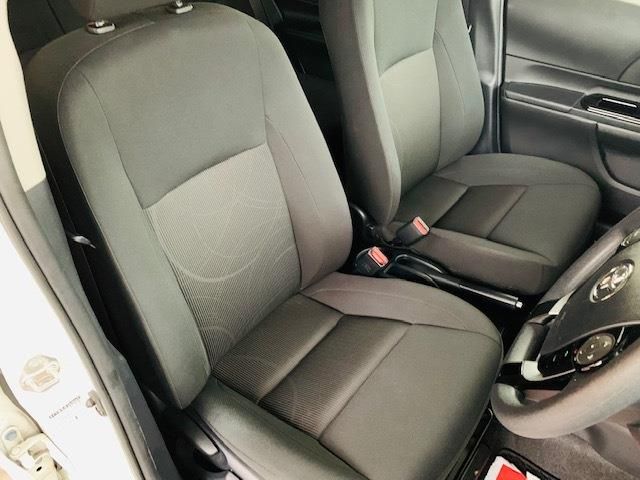 Toyota AQUA 2018-10 463-17
