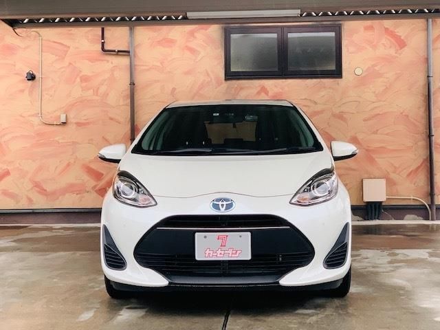 Toyota AQUA 2018-10 463-1