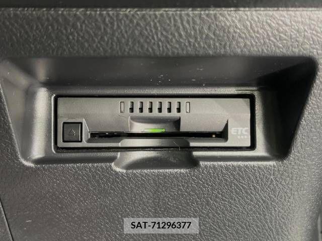Toyota VITZ 2017-10 384200-6