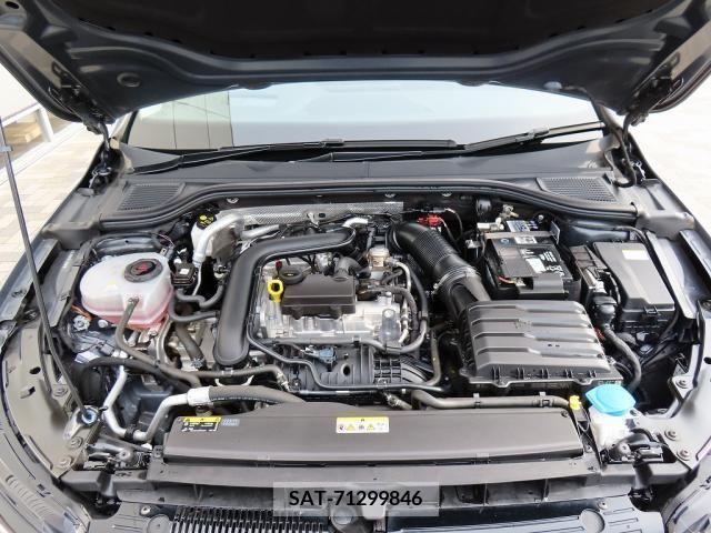 VolksWagen GOLF 2021-08 290318-2