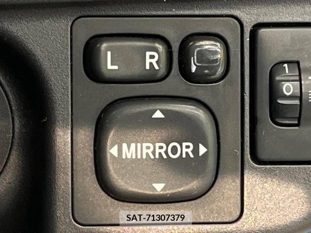 Toyota AQUA 2013-09 389269-7