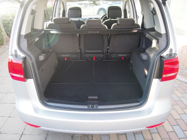 VolksWagen GOLF TOURAN 2013-08 1678-9