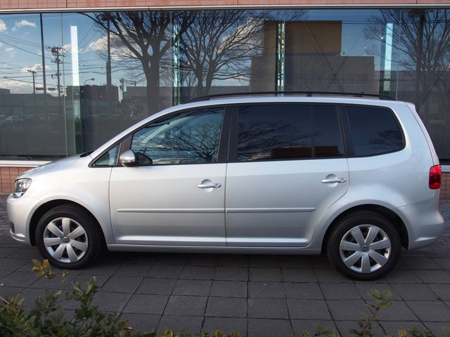 VolksWagen GOLF TOURAN 2013-08 1678-17