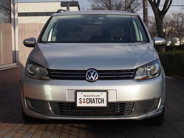 VolksWagen GOLF TOURAN 2013-08 1678-16