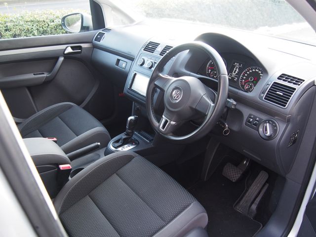 VolksWagen GOLF TOURAN 2013-08 1678-3