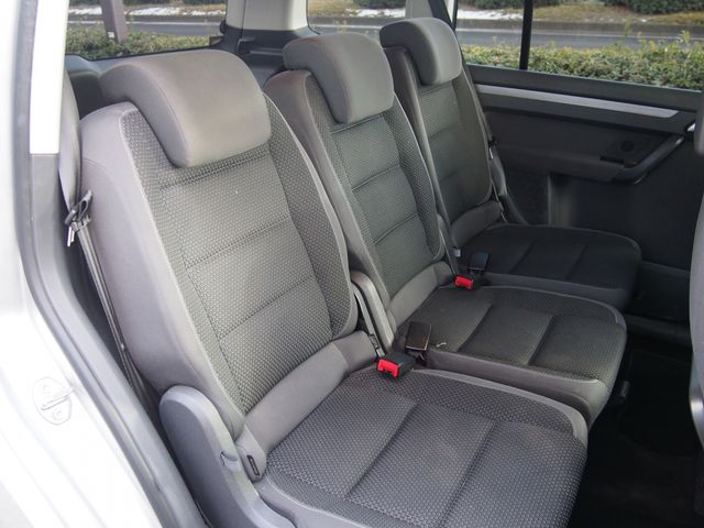 VolksWagen GOLF TOURAN 2013-08 1678-5