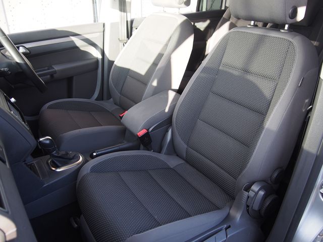 VolksWagen GOLF TOURAN 2013-08 1678-7