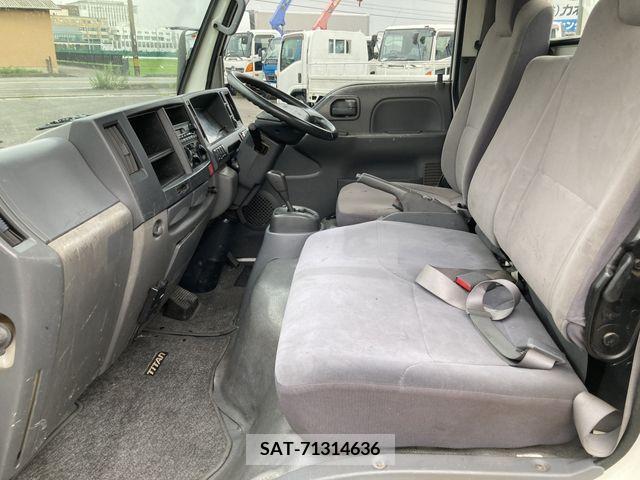 Mazda TITAN 2014-07 369613-15