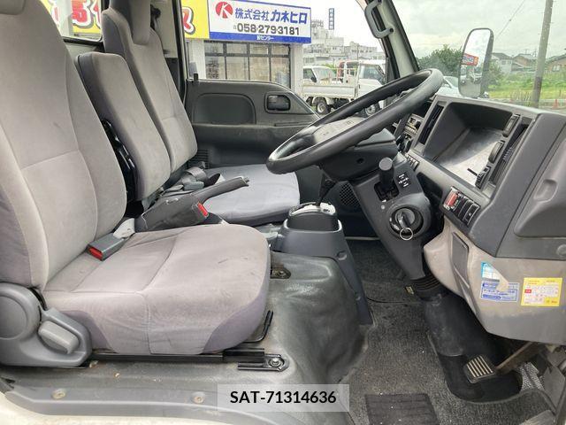 Mazda TITAN 2014-07 369613-1