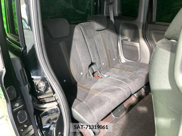 Honda N BOX CUSTOM 2018-01 306955-9