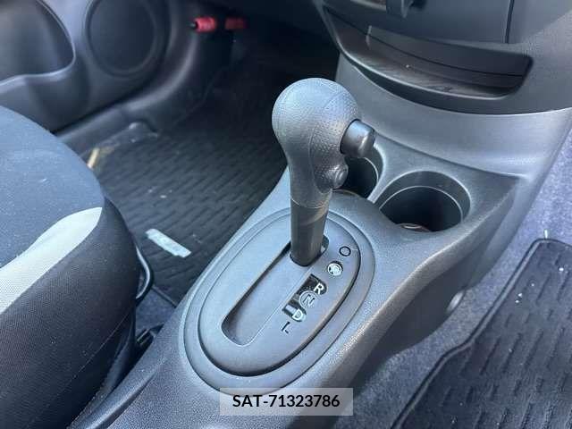 Nissan NOTE 2017-05 279934-17