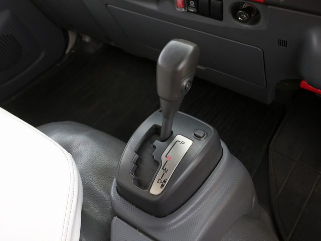 Isuzu ELF TRUCK 2015-01 193395-26