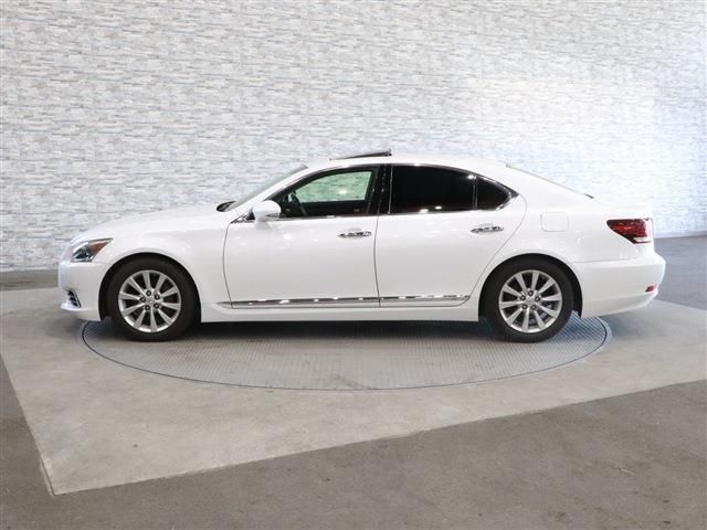 Lexus LS 2013-02 895-5