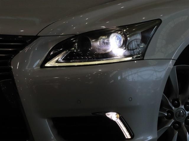 Lexus LS 2013-02 895-8
